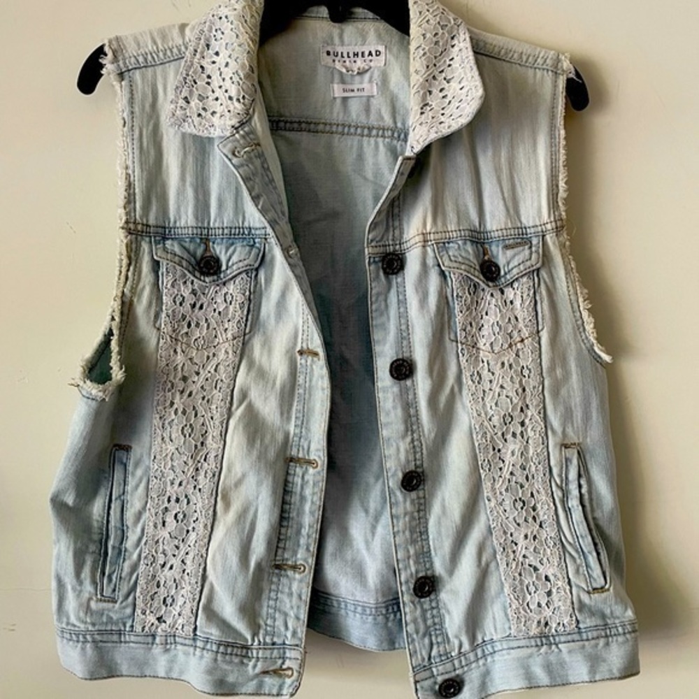 Bullhead denim co slim fit jean no sleave shirt ladies